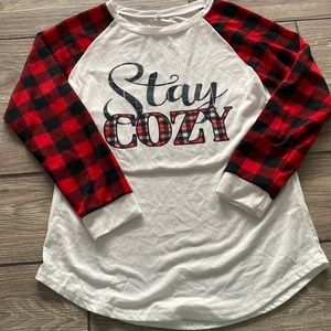 Stay cozy tee